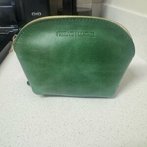 Portland Leather Green pouch
